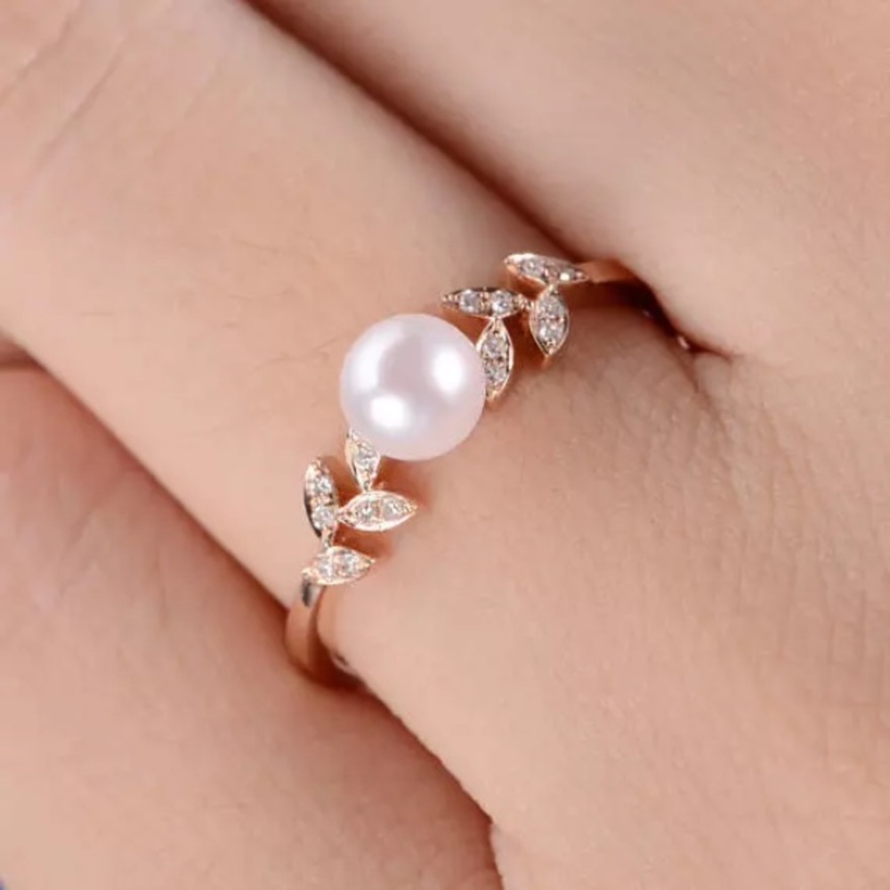 - ⚜️ Classic Single pearl with white sapphir…